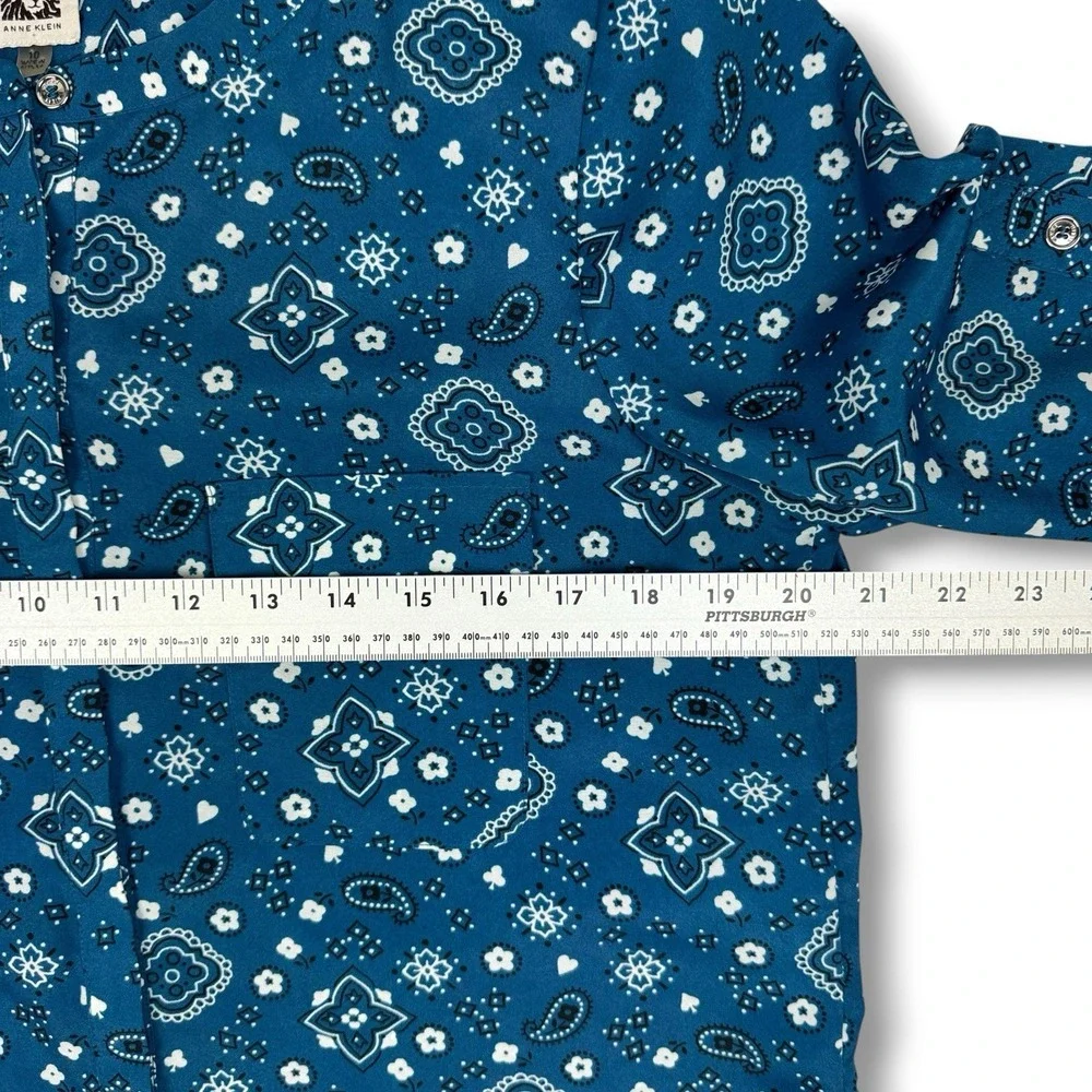 Anne Klein Bandana Paisley Floral Blouse Button Up Top Sz 10 Fiji Blue Roll Tab